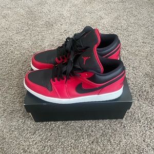 Air Jordan 1 Reverse Bred
